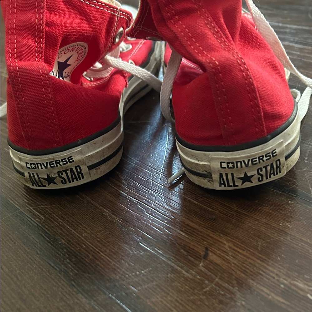 Classic Red Canvas Sneakers with White Accents - Picture 2 of 2